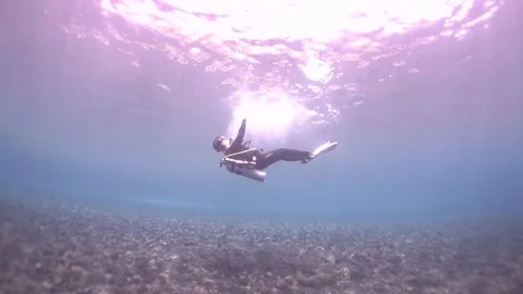 Dive into the sea 스톡 동영상 208828330