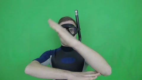 Divemaster shows signal –Pivot 動画素材 129777090