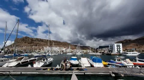 Divers go diving in Port of Mogan Gran Canaria timelapse HD Видео 10805168