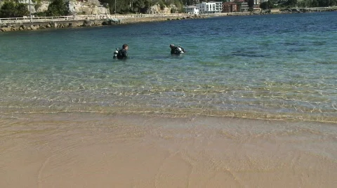 Divers on surface Stock Footage 284156