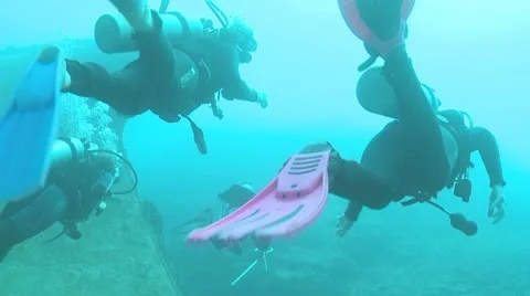 Divers underwater Stock Footage 8988110