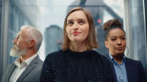 Diverse Businesspeople in Elevator 库存影片 167841135