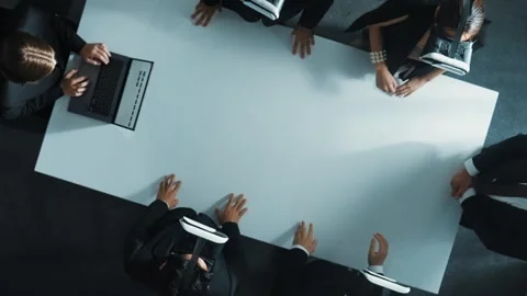 Diverse data analysts wearing VR headsets and stand around table. Directorate. Vídeo Stock 265030295