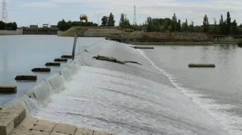 Diversion Dam in a River Vidéo 12328483