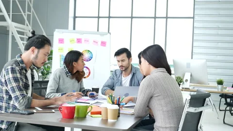 Diversity multiethnic team group of business people Present meeting conference r Видео 159780145