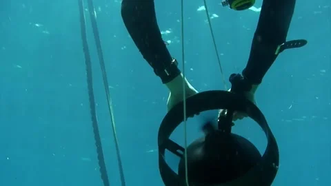 Diving Deep With Underwater Scooter in the Blue Ocean 스톡 동영상 321061894