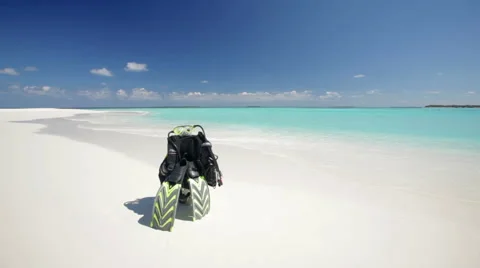 Diving equipment on sandy beach Video stock 1018157