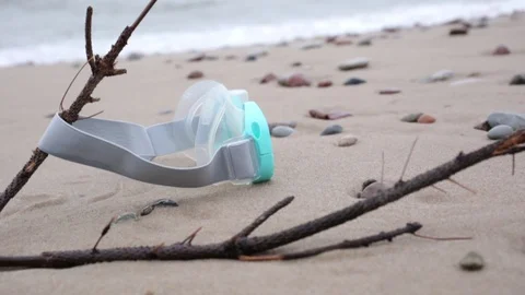 Diving mask lying down on the beach. Stock Footage 103204525