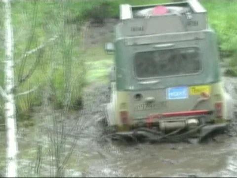 Diving for an off-road car Stock Footage 454544