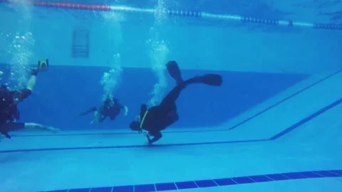 Diving training in a swimming pool. Stock Footage 301333506
