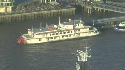 Dixie Queen Paddle Steamer River Thames Stock Footage 172362942
