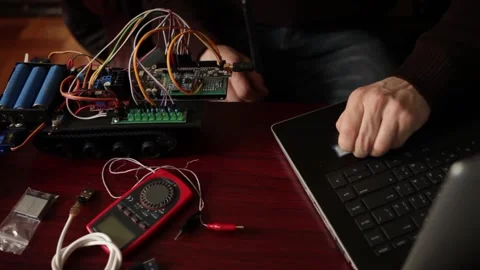 DIY, the machine on electronic control Vídeo Stock 152044933