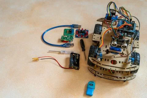 DIY Robot Car components. Educational electronics project for STEM learning a 스톡 사진