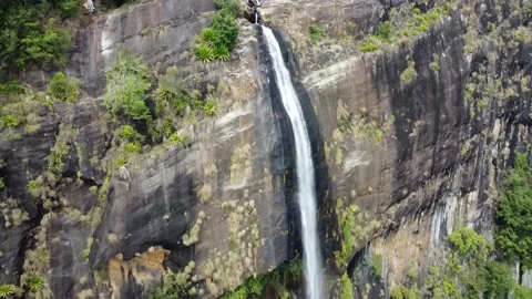 Diyaluma Waterfall Stock Footage 201500107