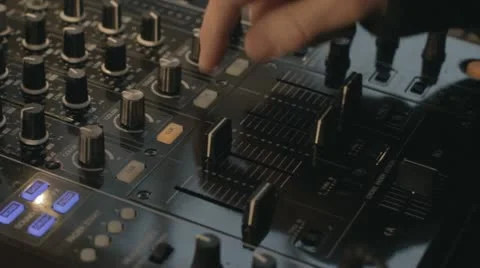 DJ on mixer 库存影片 21240858