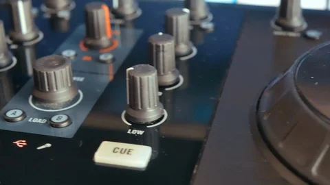 DJ mixing console filter knobs at edm music festival. 動画素材 92719052