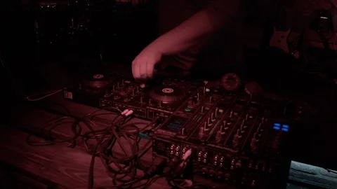 DJ play 動画素材 102588655