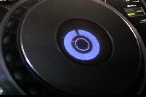 Dj-scratching-2 Stockbeeldmateriaal 138183