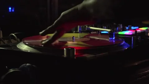 DJ scratching disc in turntable Stock Footage 146334527
