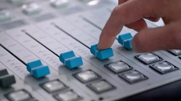 DJ turning volume up Stock Footage 85504222