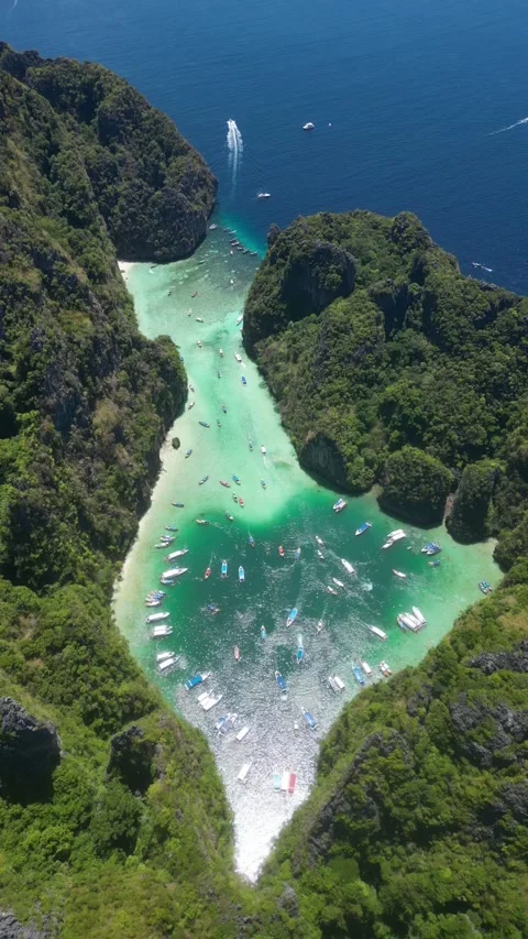 DJI 0968 Stock Footage 319762980