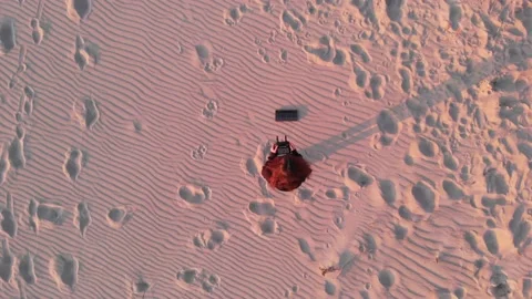 DJI Mavic Air in action on the beach (Baltic Sea) 스톡 동영상 130224628