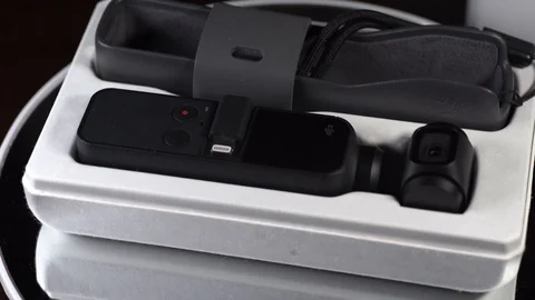 DJI Osmo Pocket Video stock 106013791