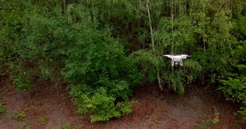 DJI Phantom in der Luft Stockbeeldmateriaal 94493884