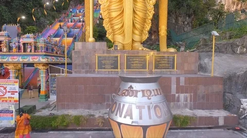 DJI - Up Statue 1 스톡 동영상 101109431