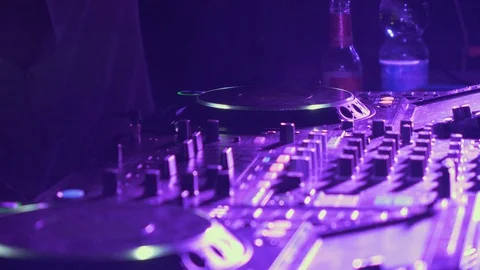 Djing Video stock 128379767