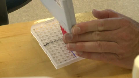 DNA TESTING IN LABORATORY FOR SCIENCE MEDICAL CURE Vidéo 33689229