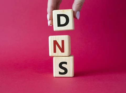 DNS -Domain Name Server - Consumer Price Index symbol. Concept word DNS on .. Foto stock