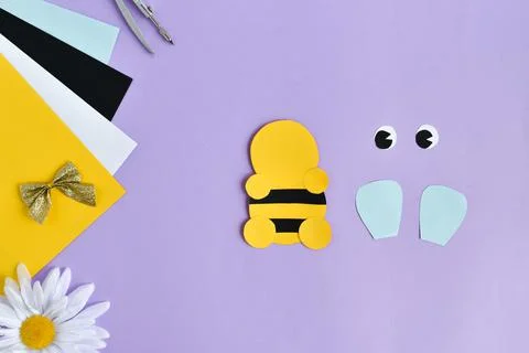 DO IT YOURSELF. DIY bees made of colored paper with kids at home. Step-by-ste Stock Photos