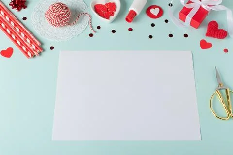 Do it yourself. Make yourself a Valentine's Day greeting card. Foto stock
