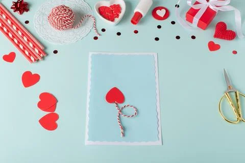 Do it yourself. Make yourself a Valentine's Day greeting card. Step-by-step i Photos