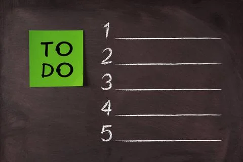To Do List Blank note pasted on blank blackboard which can be background f... 스톡 사진