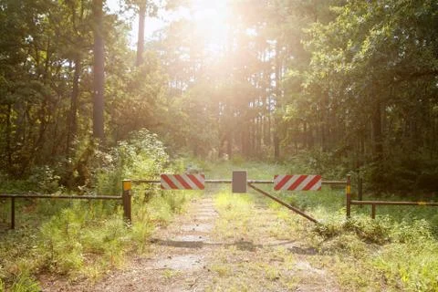 Do not enter closed way to paradise Stock-Fotos