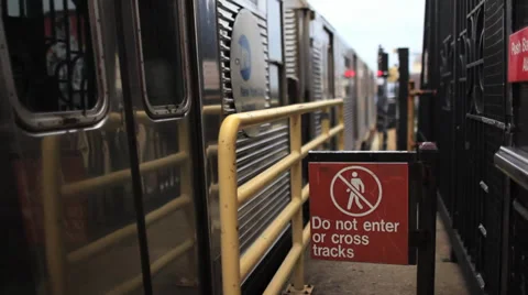 Do Not Enter Subway Sign NYC 動画素材 29597601