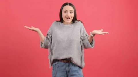 Do not know, sorry. Portrait of clueless girl, feeling confused about question. Stock Footage 139691187