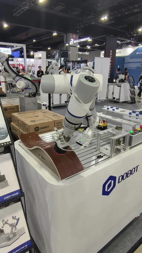 DOBOT CR5A collaborative robotic arm Stockbeeldmateriaal 336839049