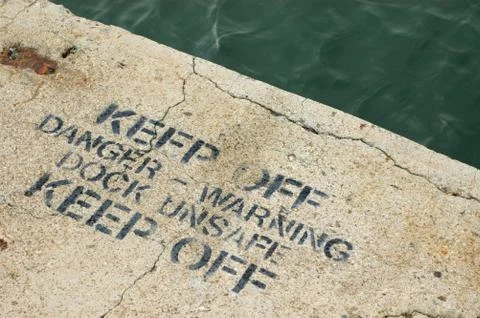 Dock warning sign Stock-Fotos