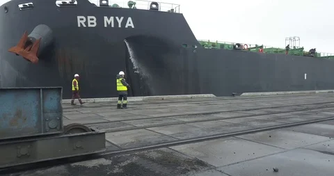 Dockers at pier Video stock 104083235