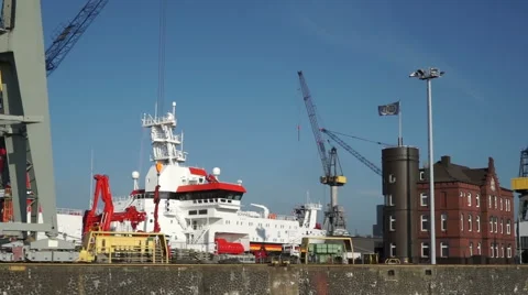 Docks in Hamburg habor 動画素材 43866103