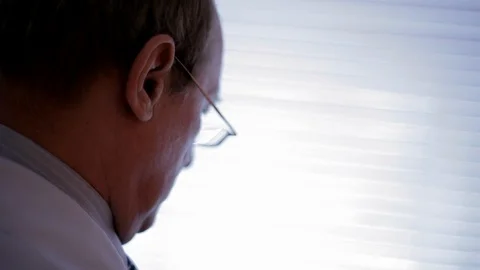 Doctor analyzing x-ray. Stock Footage 100268978