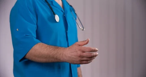 Doctor asking for more bribe 库存影片 87910624