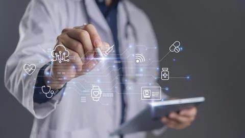 Doctor hand using stylus pen tablet drawing cloud medical network connectio.. Stockfoto's