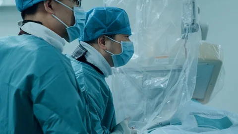 The doctor is operating in the operating room Video stock 125648605