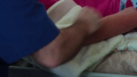 Doctor ready for injection 스톡 동영상 70002933