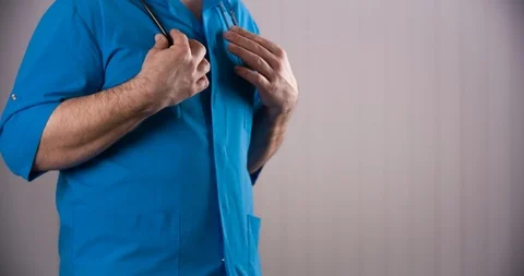 Doctor standing with stethoscope 스톡 동영상 87910954
