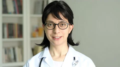 Doctor talking Stock Footage 133552505